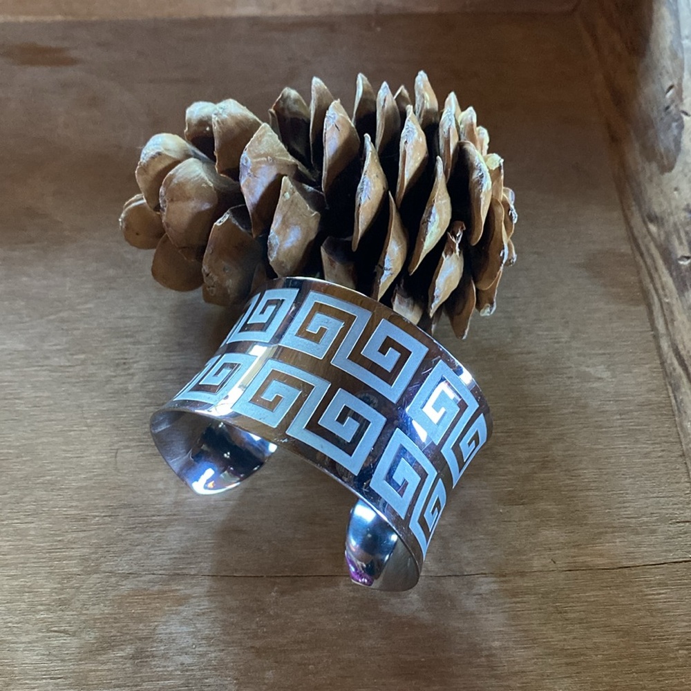Greek key bracelet cuff - Picture 3 of 3